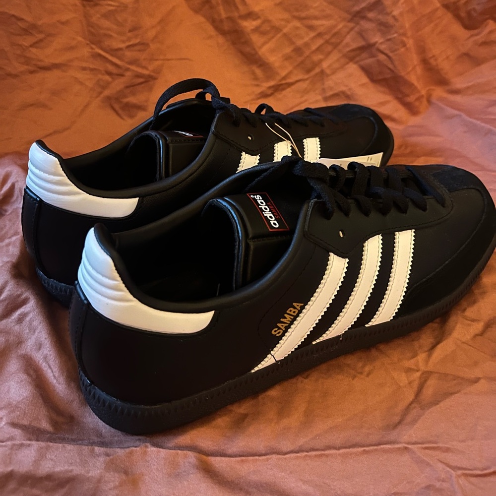 (NEVER BEEN WORN) Black Adidas Samba Men’s Size 10 US